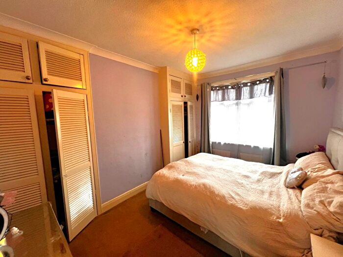 3 Bedroom Terraced House For Sale In Brangbourne Road, Bromley, BR1