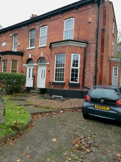 9 Bedroom Semi-Detached House To Rent In Victoria Road, Fallowfield, M14