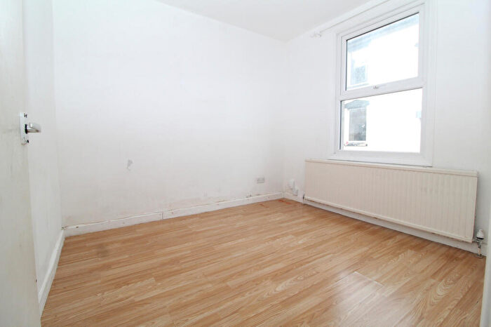 2 Bedroom Terraced House To Rent In Southill Road, Chatham, Kent, ME4