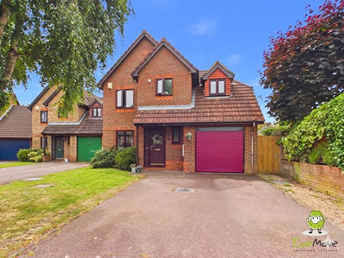 4 Bedroom Detached House For Sale In Woodland Drive, Bramley, Tadley, Hampshire, RG26