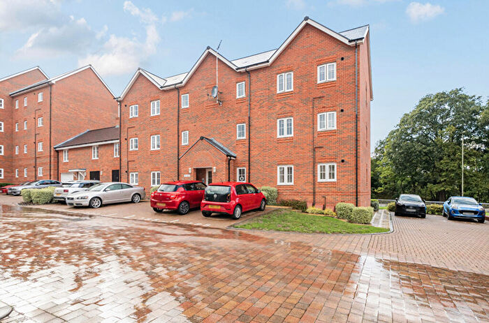 2 Bedroom Flat For Sale In Masterson Close, Wellesley, Aldershot, Hampshire, GU11