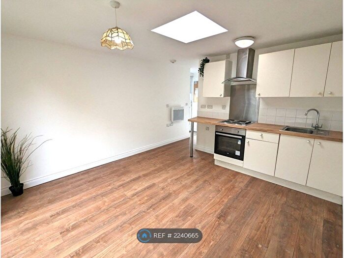 1 Bedroom Flat To Rent In Chelsea Mews, Bristol, BS5
