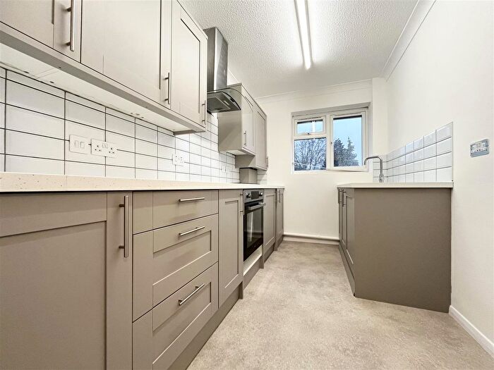 1 Bedroom Flat To Rent In Stocton Close, Guildford, GU1