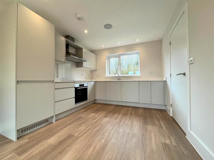 3 Bedroom Detached House To Rent In Applewood, St. Columb, TR9