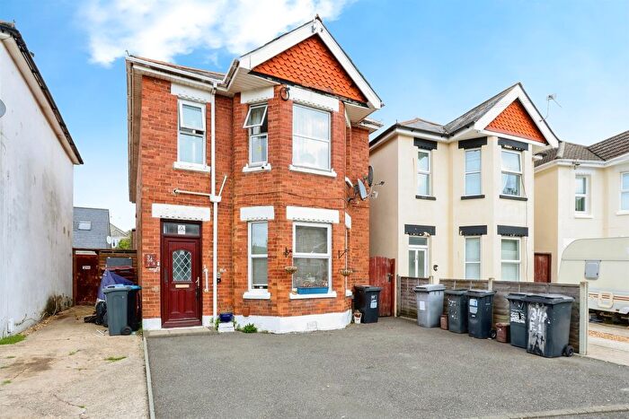 2 Bedroom Flat For Sale In Stewart Road, Bournemouth, BH8
