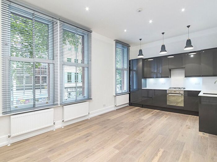 2 Bedroom Flat To Rent In Shaftesbury Avenue, Covent Garden, WC2H