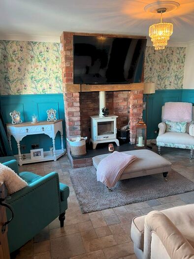 4 Bedroom Semi-Detached House To Rent In Oakhill Close, Tean, ST10