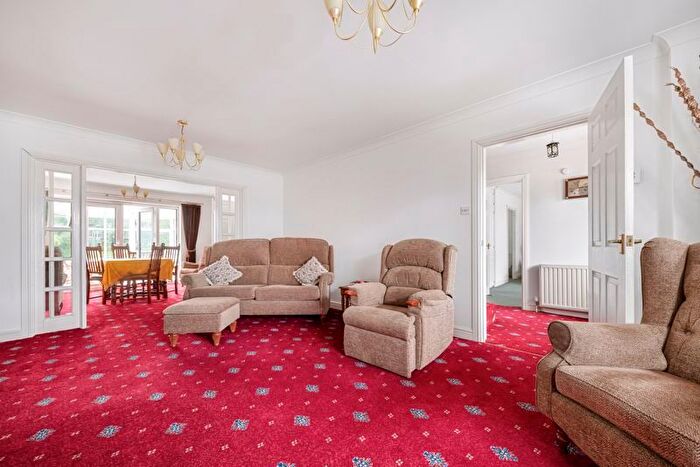 5 Bedroom Detached House For Sale In Blackfen Road, Sidcup, DA15