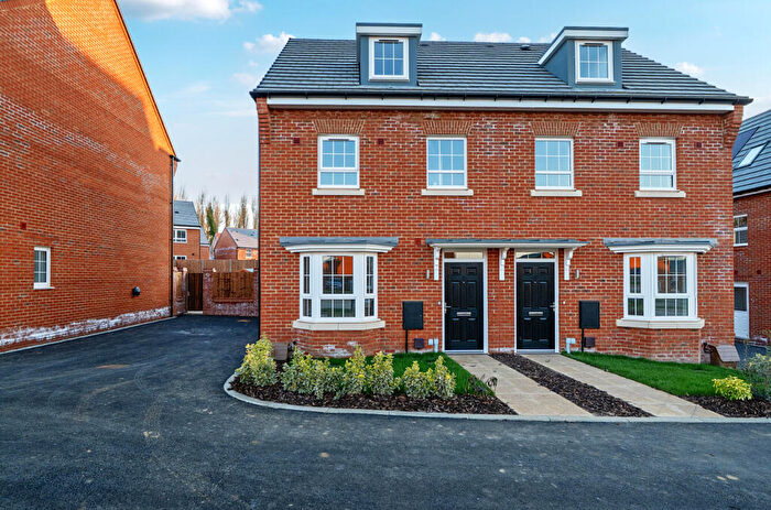 3 Bedroom Semi Detached House To Rent In Bairstow Road, ME20
