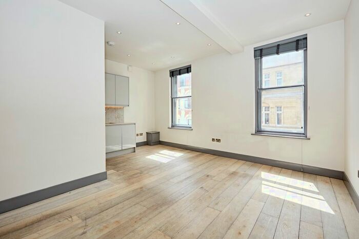 Studio To Rent In Shaftesbury Avenue, Soho, W1D