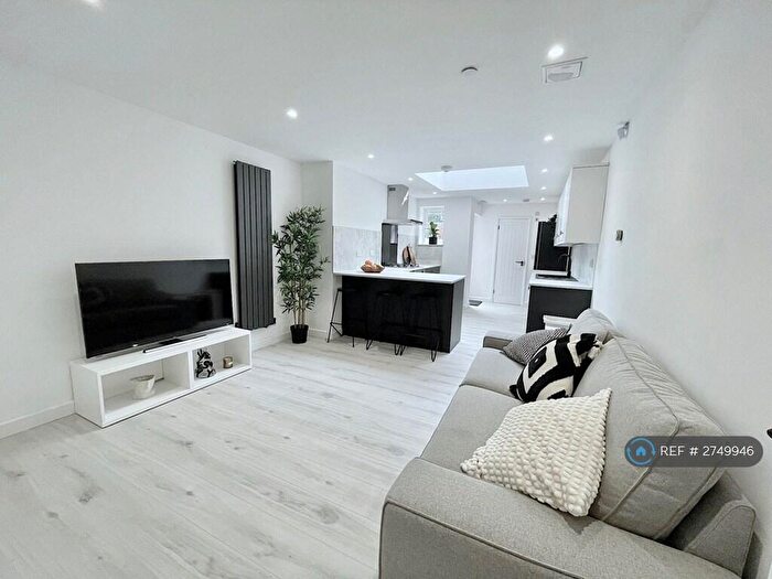 3 Bedroom End Of Terrace House To Rent In Chandos Street, Coventry, CV2