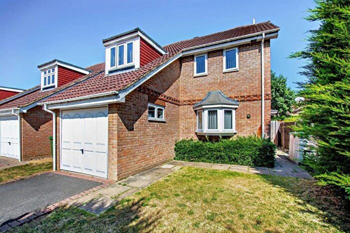 4 Bedroom Detached House For Sale In Coltsfoot Drive, Weavering, Maidstone, ME14