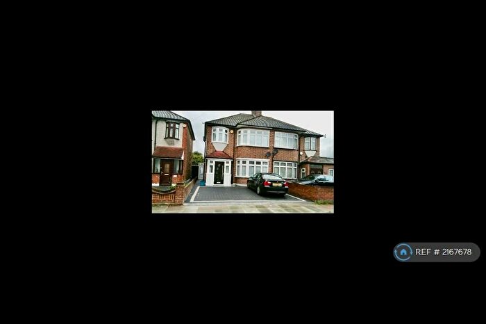 3 Bedroom Semi-Detached House To Rent In Craven Gardens, Ilford, IG6