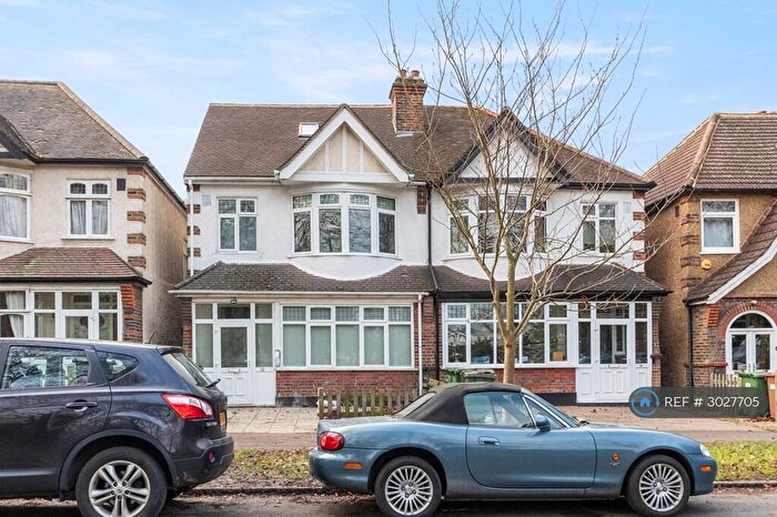 Studio To Rent In Carshalton Place, Carshalton, SM5