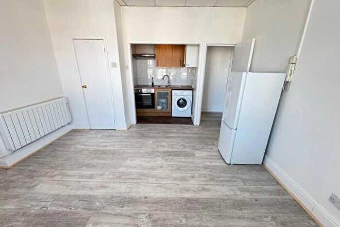 1 Bedroom Flat To Rent In Newport Road Cardiff, CF24