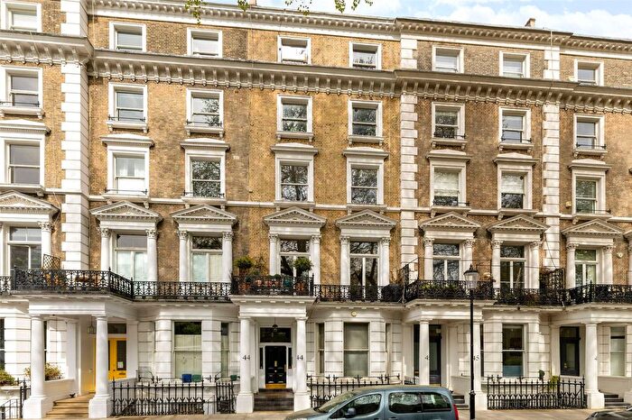 2 Bedroom Flat For Sale In Courtfield Gardens, London, SW5