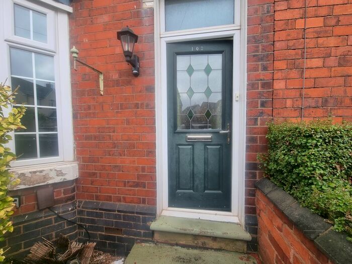 4 Bedroom End Of Terrace House To Rent In Ashes Lane, Oldbury, B69