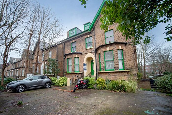 1 Bedroom Flat To Rent In Thicket Road, Bromley, SE20