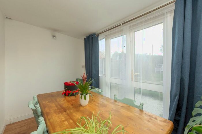 2 Bedroom Detached Bungalow To Rent In Beacon Road, Broadstairs, CT10