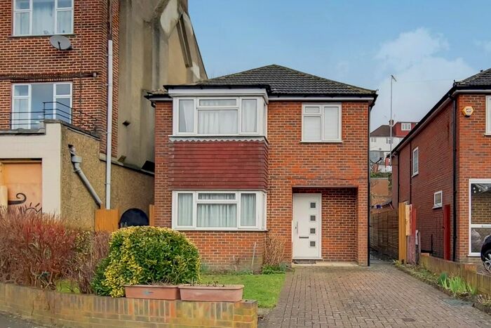 4 Bedroom Property To Rent In Mitchley Avenue, Sanderstead, South Croydon, CR2