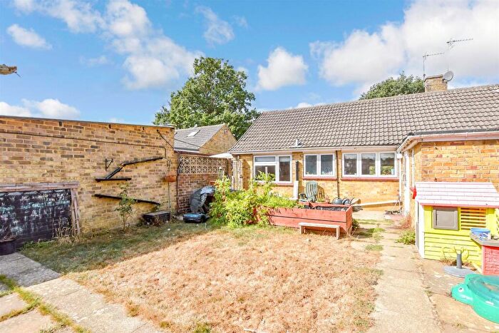 2 Bedroom Semi-Detached Bungalow For Sale In Wrangleden Road, Maidstone, Kent, ME15