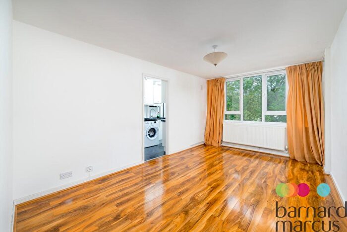 1 Bedroom Apartment To Rent In Ashbourne Close, London, N12