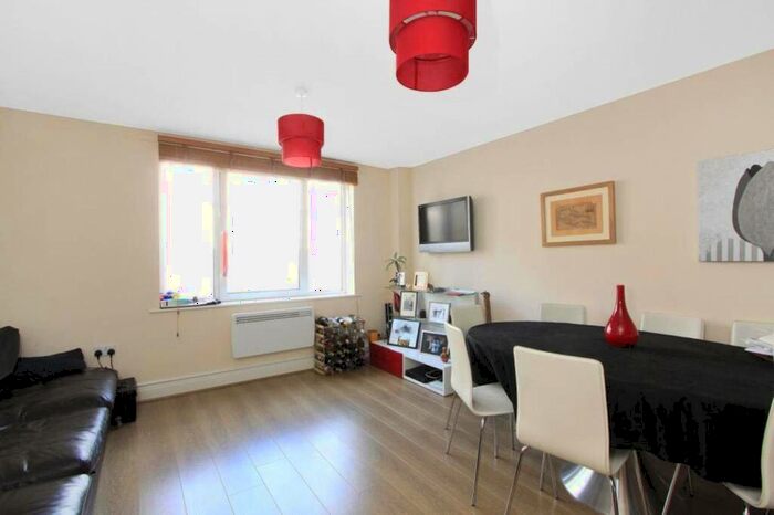 2 Bedroom Flat To Rent In George Mathers, Kennington, London, SE11