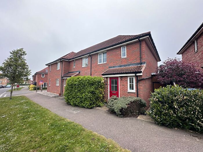 3 Bedroom Semi-Detached House For Sale In Central Boulevard, Aylesham, CT3