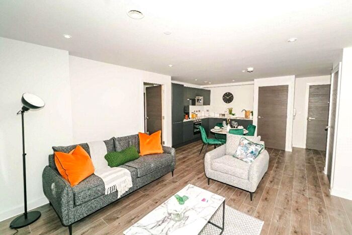 2 Bedroom Flat To Rent In Hampton House, Michael Road, London, SW6