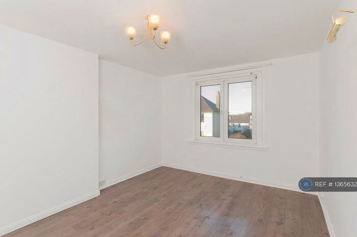 2 Bedroom Flat To Rent In Middlefield Place, Aberdeen, AB24