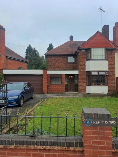 3 Bedroom Semi-Detached House To Rent In Ray Hall Lane, Birmingham, B43