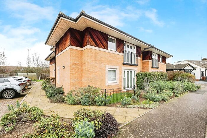 2 Bedroom Flat For Sale In Stafford Avenue, Hornchurch, RM11