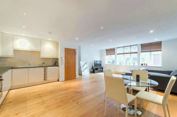 2 Bedroom Flat To Rent In Little Portland Street, Fitzrovia, London W1W