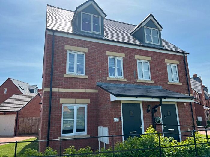 3 Bedroom Semi Detached House For Sale In Woodpecker Drive, Rothwell, Kettering, NN14