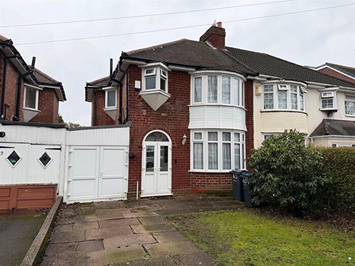 3 Bedroom Semi-Detached House For Sale In Hodge Hill Road, Hodge Hill, Birmingham, B34