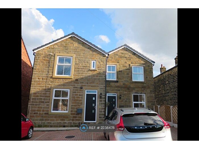 2 Bedroom Flat To Rent In Quarry Lane, Morley, Leeds, LS27