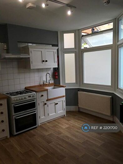 1 Bedroom Flat To Rent In Abbotsford Avenue, London, N15