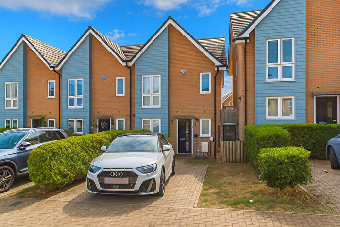 3 Bedroom End Of Terrace House For Sale In Ebberns Road, Hemel Hempstead, HP3