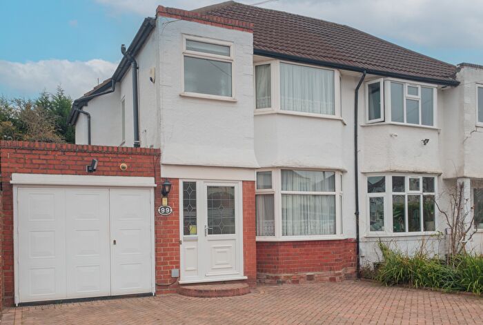 3 Bedroom Semi-Detached House For Sale In Yoxall Road, Shirley, Solihull, B90