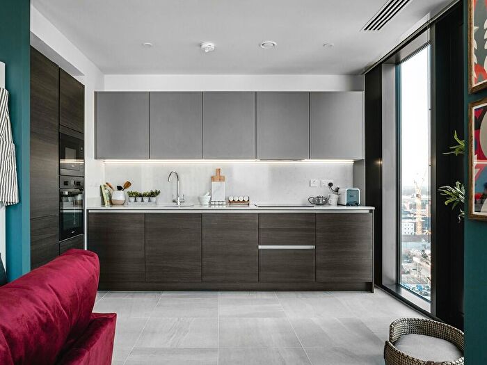 2 Bedroom Apartment To Rent In The Mercian, Broad Street, B15