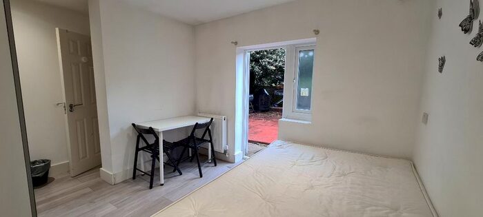 Studio To Rent In Neasden Lane, London NW10