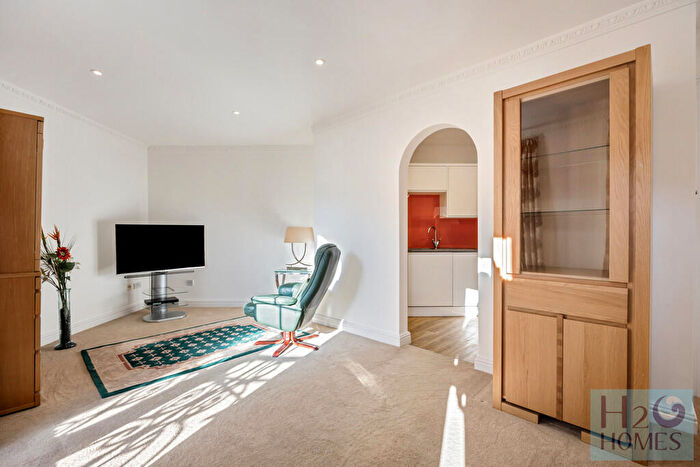 1 Bedroom Apartment For Sale In The Octagon, Brighton Marina Village, Brighton, BN2