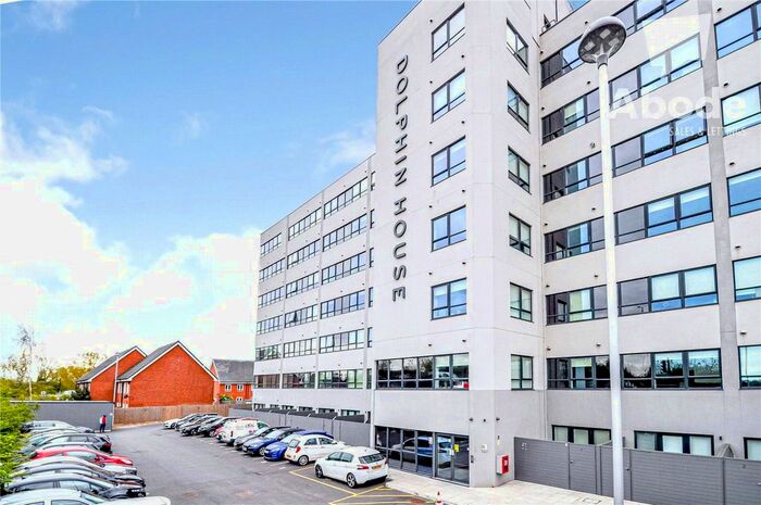 1 Bedroom Flat To Rent In Dolphin House, Windmill Road, Sunbury-On-Thames, TW16