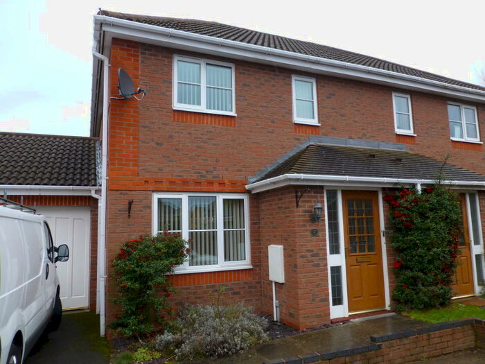 3 Bedroom Semi-Detached House To Rent In Finmere Way, Solihull, West Midlands, B90