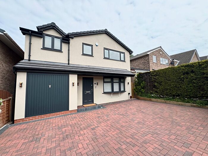 4 Bedroom Detached House To Rent In Stillwell Drive, Wakefield, WF2