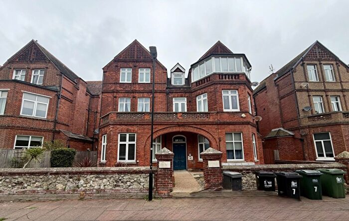 4 Bedroom Flat To Rent In , Hartfield Road, Eastbourne, BN21
