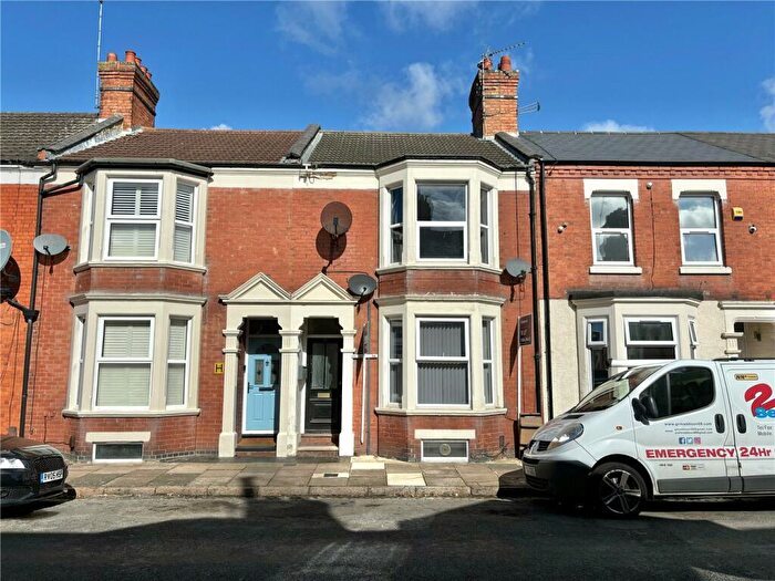 2 Bedroom Apartment To Rent In Cedar Road, Northampton, Northamptonshire, NN1