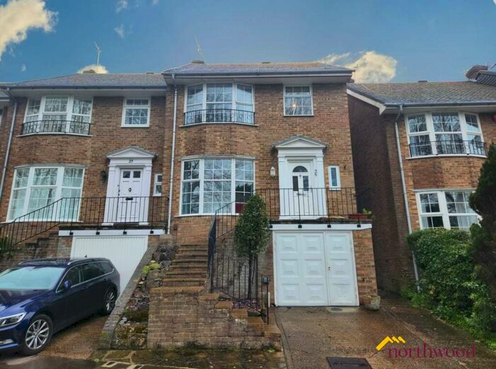 3 Bedroom End Of Terrace House To Rent In Beechwood Crescent, Eastbourne, BN20