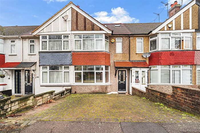 3 Bedroom Terraced House For Sale In Waltham Way, Chingford, E4