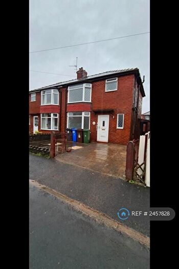 3 Bedroom Semi-Detached House To Rent In Thackeray Grove, Droylsden, Manchester, M43
